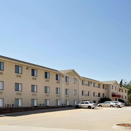 Отель Super 8 By Wyndham Lincoln North Экстерьер фото