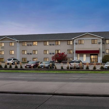 Отель Super 8 By Wyndham Lincoln North Экстерьер фото