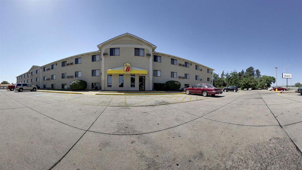 Отель Super 8 By Wyndham Lincoln North Экстерьер фото
