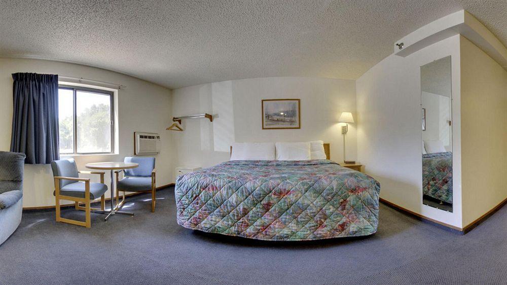 Отель Super 8 By Wyndham Lincoln North Экстерьер фото
