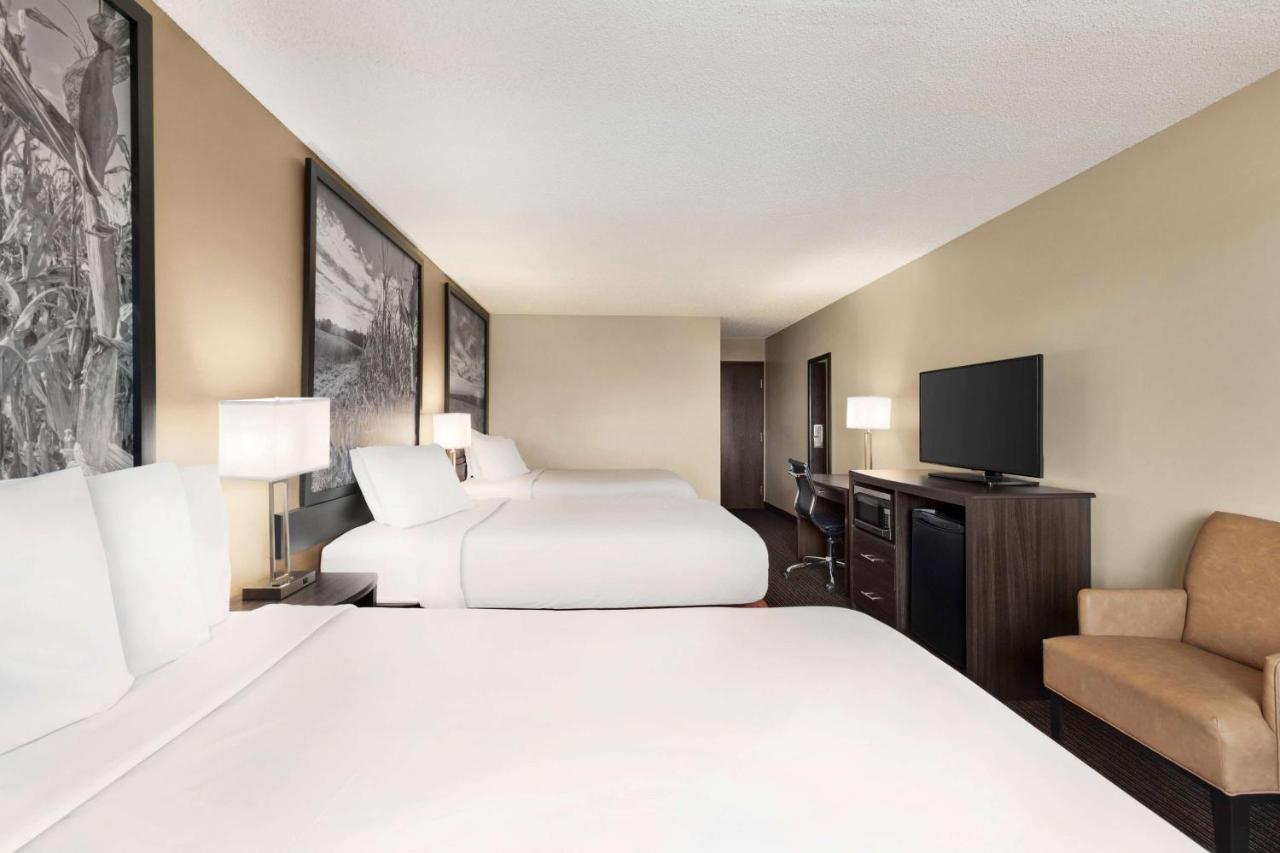 Отель Super 8 By Wyndham Lincoln North Экстерьер фото