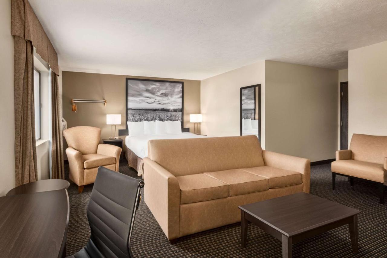 Отель Super 8 By Wyndham Lincoln North Экстерьер фото